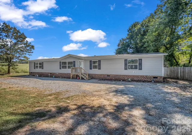 Photo 2 of Single family home for sale at 316 New Jerusalem Church Rd, Forest City, NC 28043 | MLS# 4430922 | Listing updated on 2026-10-03
