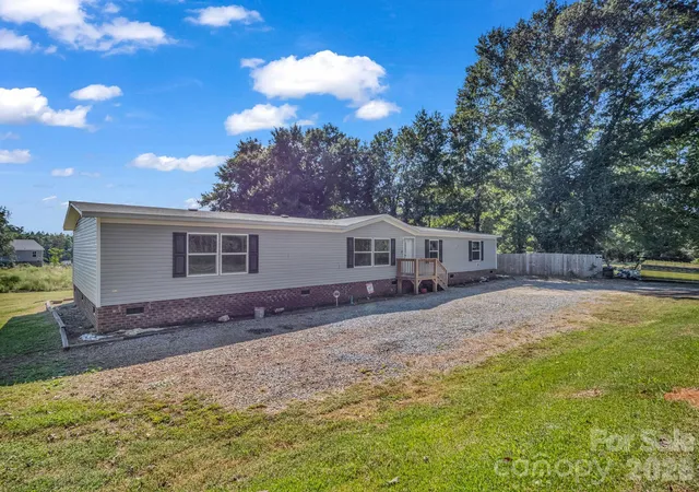 Photo 3 of Single family home for sale at 316 New Jerusalem Church Rd, Forest City, NC 28043 | MLS# 4430922 | Listing updated on 2026-10-03