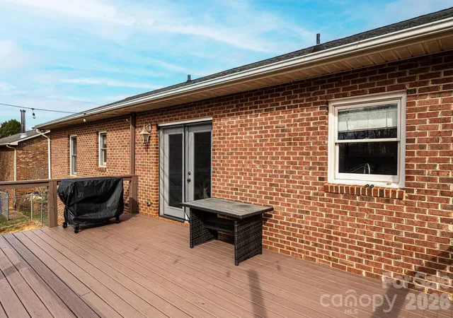 Photo 3 of Sale Pending at 2487 Ashford Dr, Newton, NC 28658 | MLS# 4430929 | Listing updated on 2026-10-06