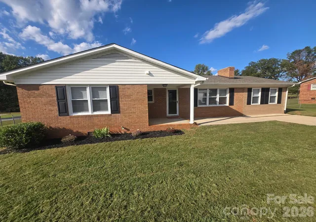 Single family home for sale at 421 Nixon Rd, Statesville, NC 28625 | MLS# 4430934