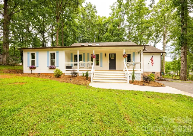Photo 1 of Single family home for sale at 221 5th Street Ne, Conover, NC 28613 | MLS# 4430937 | Listing updated on 2026-10-05