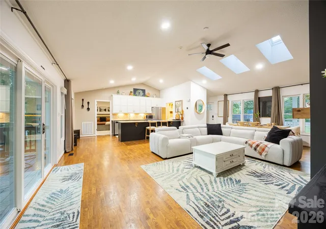 Photo 4 of Single family home for sale at 221 5th Street NE, Conover, NC 28613 | MLS# 4430937 | Listing updated on 2026-10-05