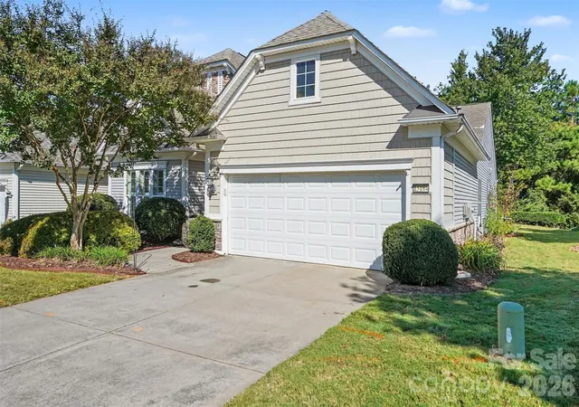 Photo 2 of Single family home for sale at 15184 Legend Oaks Ct, Fort Mill, SC 29707 | MLS# 4430941 | Listing updated on 2026-10-05