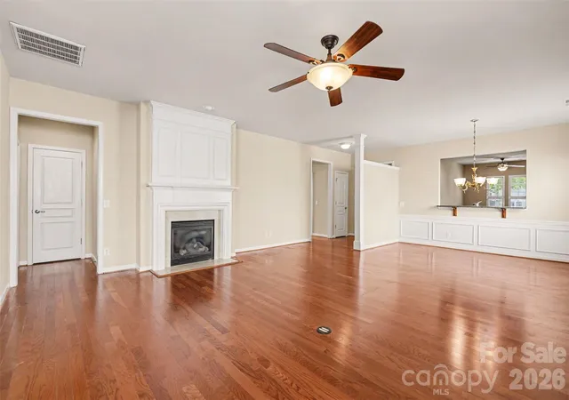 Photo 3 of Single family home for sale at 15184 Legend Oaks Ct, Fort Mill, SC 29707 | MLS# 4430941 | Listing updated on 2026-10-17