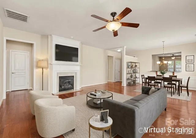 Photo 4 of Single family home for sale at 15184 Legend Oaks Ct, Fort Mill, SC 29707 | MLS# 4430941 | Listing updated on 2026-10-17