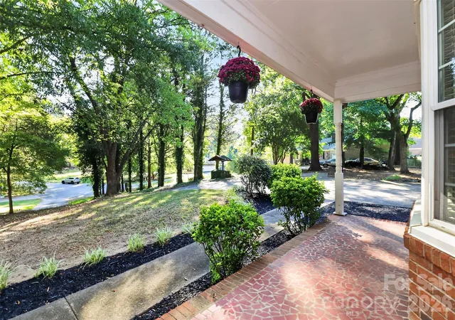 Photo 4 of Single family home for sale at 4301 Red Berry Ct, Charlotte, NC 28213 | MLS# 4430948 | Listing updated on 2026-10-06