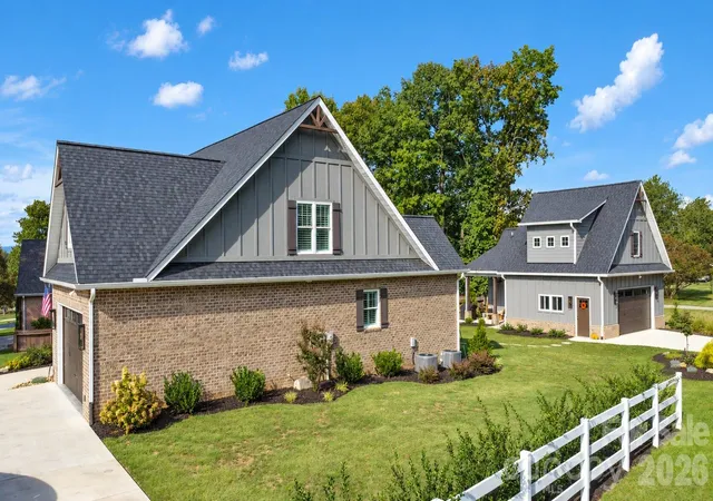 Photo 3 of Single family home for sale at 18 Wittenburg Springs Dr, Taylorsville, NC 28681 | MLS# 4430949 | Listing updated on 2026-10-19