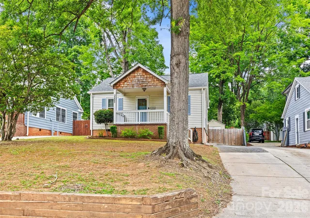 Photo 1 of Single family home for sale at 3225 Commonwealth Ave, Charlotte, NC 28205 | MLS# 4430951 | Listing updated on 2026-10-03