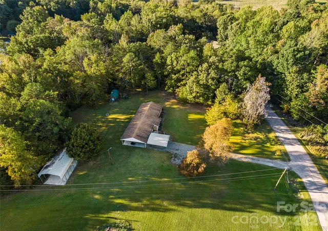 Photo 1 of Single family home for sale at 1875 Davis Cir, Clover, SC 29710 | MLS# 4430954 | Listing updated on 2026-10-25