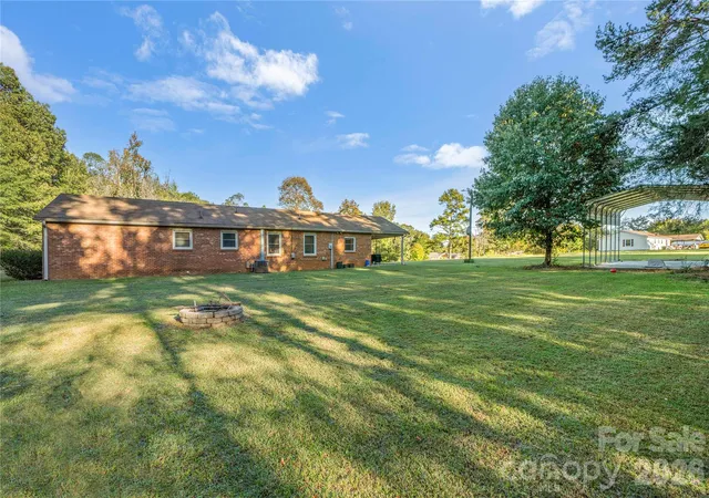 Photo 3 of Single family home for sale at 1875 Davis Cir, Clover, SC 29710 | MLS# 4430954 | Listing updated on 2026-10-25