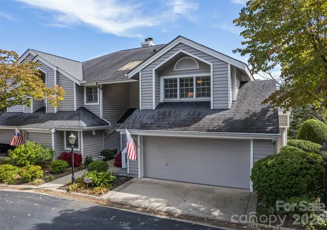 Photo 2 of Townhouse for sale at 360 Skylark Ln, Waynesville, NC 28786 | MLS# 4430961 | Listing updated on 2026-10-03