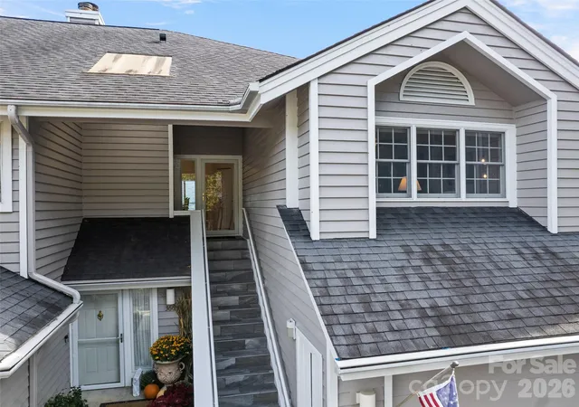 Photo 3 of Townhouse for sale at 360 Skylark Ln, Waynesville, NC 28786 | MLS# 4430961 | Listing updated on 2026-10-03