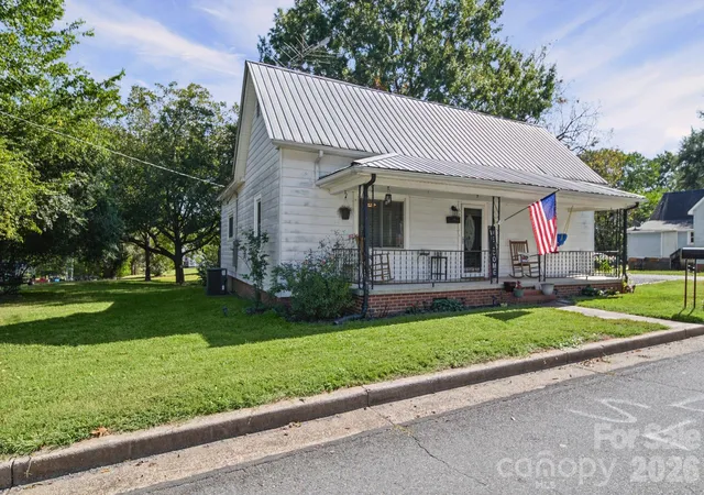Photo 1 of Single family home for sale at 626 Austin St, Albemarle, NC 28001 | MLS# 4430962 | Listing updated on 2026-10-09