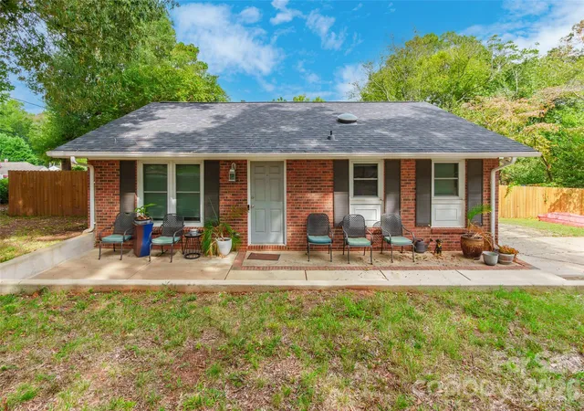 Single family home for sale at 1109 Pinewood Rd, Rock Hill, SC 29730 | MLS# 4430973