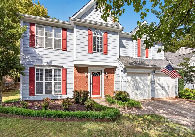 Photo 2 of Single family home for sale at 7609 Berrywood Cir, Huntersville, NC 28078 | MLS# 4430975 | Listing updated on 2026-10-07