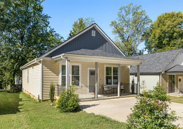 Photo 3 of Single family home for sale at 3425 Mable Hubbard Dr, Charlotte, NC 28208 | MLS# 4430976 | Listing updated on 2026-10-10