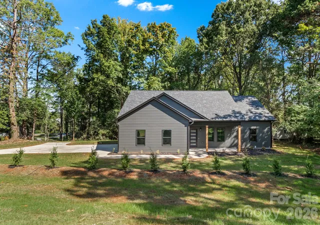 Photo 1 of Single family home for sale at 2309 Frederick Dr, Winston Salem, NC 27103 | MLS# 4430977 | Listing updated on 2026-10-06
