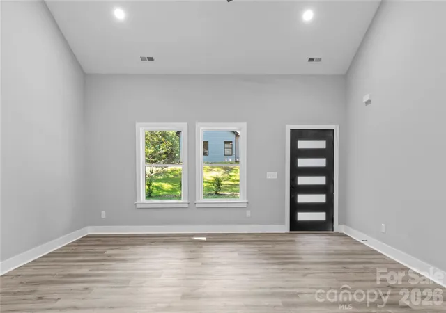 Photo 4 of Single family home for sale at 2309 Frederick Dr, Winston Salem, NC 27103 | MLS# 4430977 | Listing updated on 2026-10-06