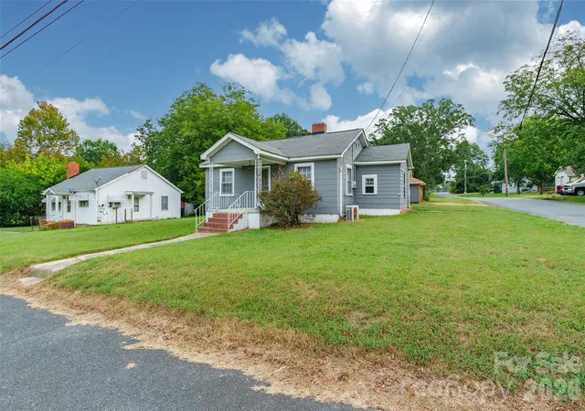 Photo 3 of Single family home for sale at 602 Ross St, Marshville, NC 28103 | MLS# 4430978 | Listing updated on 2026-10-07