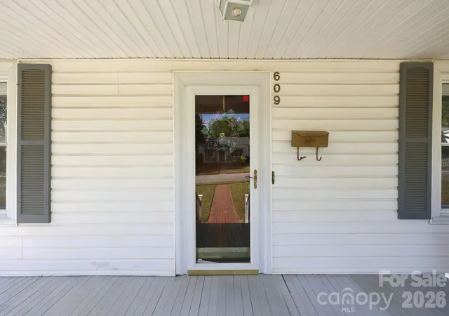 Photo 3 of Single family home for sale at 609 Poplar Ave, Kannapolis, NC 28081 | MLS# 4430979 | Listing updated on 2026-10-04