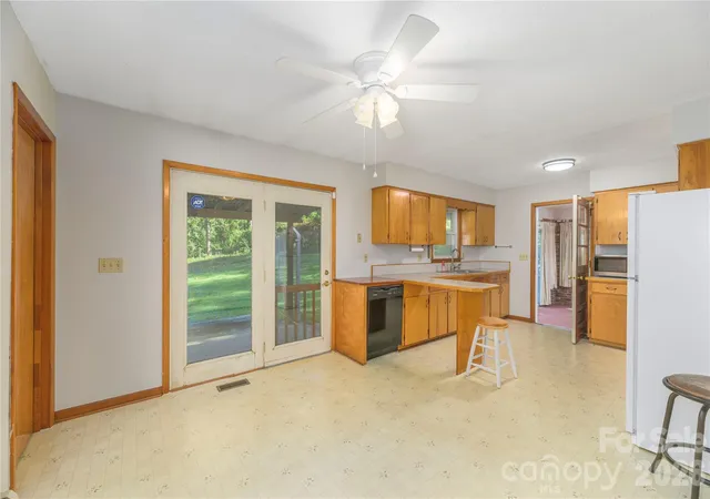 Photo 4 of Single family home for sale at 2882 Butler Brg Rd, Mills River, NC 28759 | MLS# 4430985 | Listing updated on 2026-10-03