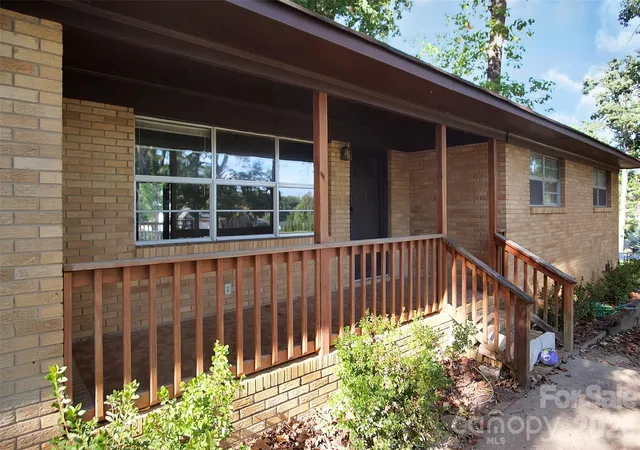 Photo 3 of Sale Pending at 805 Woodside Dr, Kings Mountain, NC 28086 | MLS# 4430990 | Listing updated on 2026-10-03