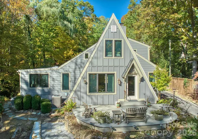 Photo 2 of Single family home for sale at 191 Mississippi Rd, Montreat, NC 28757 | MLS# 4430995 | Listing updated on 2026-10-29