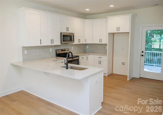 Photo 3 of Townhouse for sale at 107 Abbington Ln, Shelby, NC 28150 | MLS# 4430999 | Listing updated on 2026-10-07