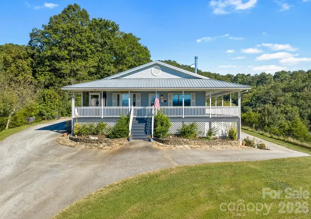 Photo 1 of Single family home for sale at 6275 Bryson City Rd, Franklin, NC 28734 | MLS# 4431014 | Listing updated on 2026-10-03