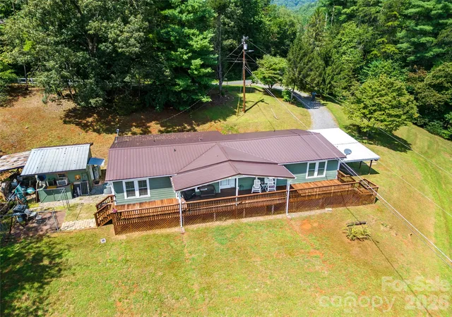 Photo 1 of Single family home for sale at 204 Grove Rd, Sylva, NC 28779 | MLS# 4431015 | Listing updated on 2026-10-05
