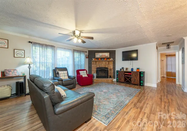 Photo 3 of Single family home for sale at 12 Stoney Crk Ln, Candler, NC 28715 | MLS# 4431022 | Listing updated on 2026-10-05