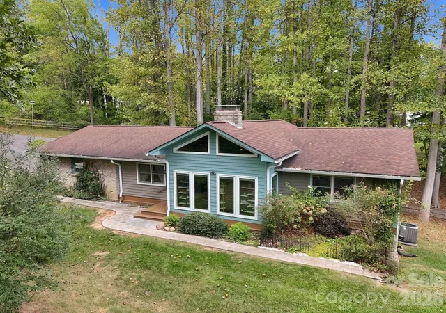 Single family home for sale at 14 Cambridge Dr, Candler, NC 28715 | MLS# 4431024