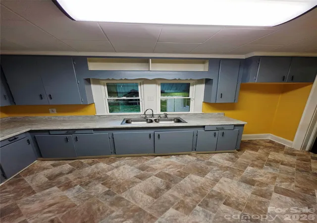Photo 4 of Single family home for sale at 703 Buffalo Ln, Shelby, NC 28150 | MLS# 4431027 | Listing updated on 2026-10-07