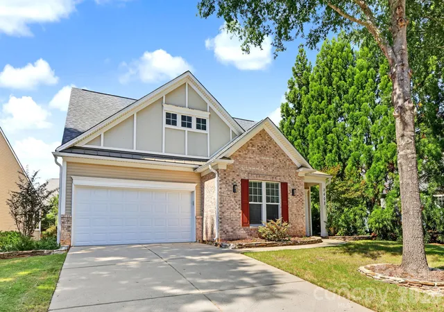 Photo 3 of Single family home for sale at 3402 Darlington Rd, Matthews, NC 28105 | MLS# 4431042 | Listing updated on 2026-10-08