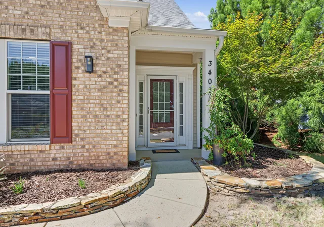 Photo 3 of Single family home for sale at 3402 Darlington Rd, Matthews, NC 28105 | MLS# 4431042 | Listing updated on 2026-10-08