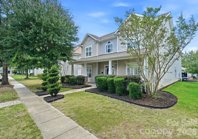 Photo 3 of Single family home for sale at 3010 Triple Crown Dr, Indian Trail, NC 28079 | MLS# 4431044 | Listing updated on 2026-10-07