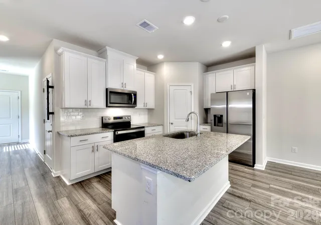Photo 3 of Townhouse for sale at 840 Gerard Bay Dr, Fort Mill, SC 29715 | MLS# 4431060 | Listing updated on 2026-10-03
