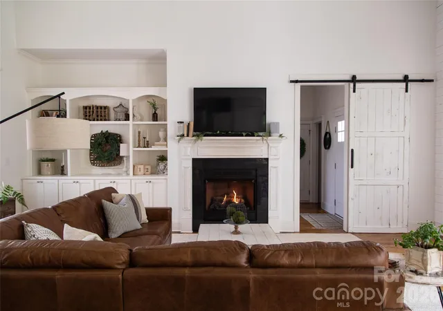 Photo 2 of Single family home for sale at 306 Carolina Downs, York, SC 29745 | MLS# 4431069 | Listing updated on 2026-10-08