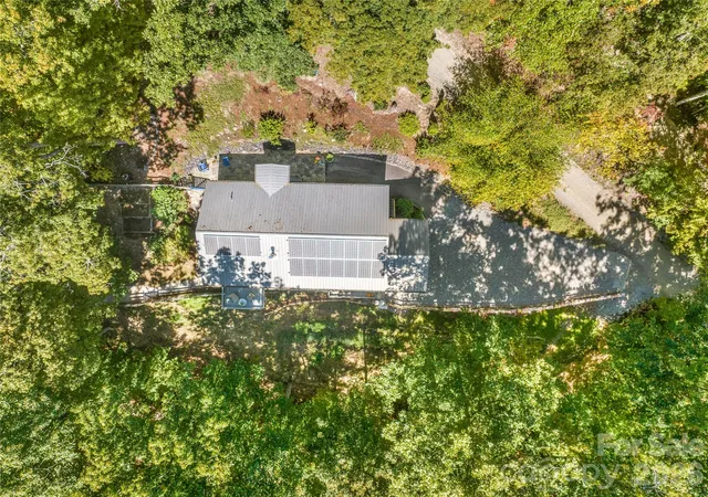 Photo 3 of Single family home for sale at 115 Laurel Wood Dr, Mars Hill, NC 28754 | MLS# 4431079 | Listing updated on 2026-10-08