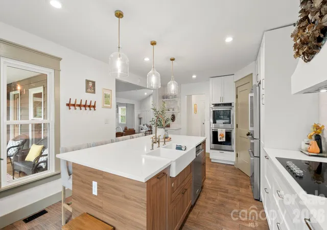 Photo 3 of Single family home for sale at 10930 Beatties Frd Rd, Huntersville, NC 28078 | MLS# 4431086 | Listing updated on 2026-10-08