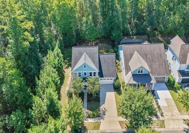 Photo 2 of Single family home for sale at 736 Yellow Jessamine Dr, Clover, SC 29710 | MLS# 4431089 | Listing updated on 2026-10-10