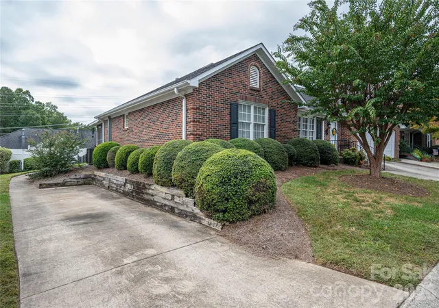 Photo 2 of Condo for sale at 1630 A Union Rd, Gastonia, NC 28054 | MLS# 4431091 | Listing updated on 2026-10-07