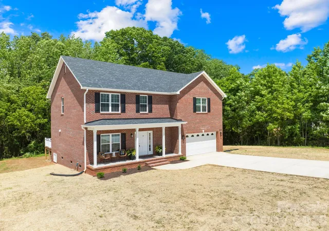 Photo 2 of Single family home for sale at 2630 Polo Ln, Maiden, NC 28650 | MLS# 4431094 | Listing updated on 2026-10-04