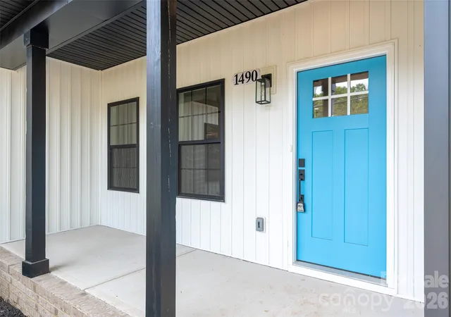 Photo 3 of Single family home for sale at 1490 Oakwood Ave, Kannapolis, NC 28081 | MLS# 4431097 | Listing updated on 2026-10-27