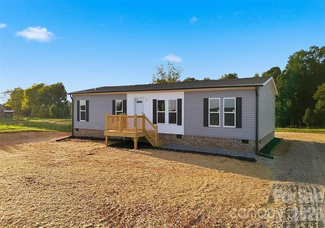 Photo 3 of Single family home for sale at 136 Speaks Rd, Olin, NC 28660 | MLS# 4431101 | Listing updated on 2026-10-03