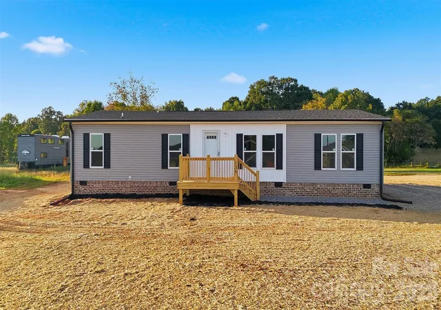 Photo 4 of Single family home for sale at 136 Speaks Rd, Olin, NC 28660 | MLS# 4431101 | Listing updated on 2026-10-03