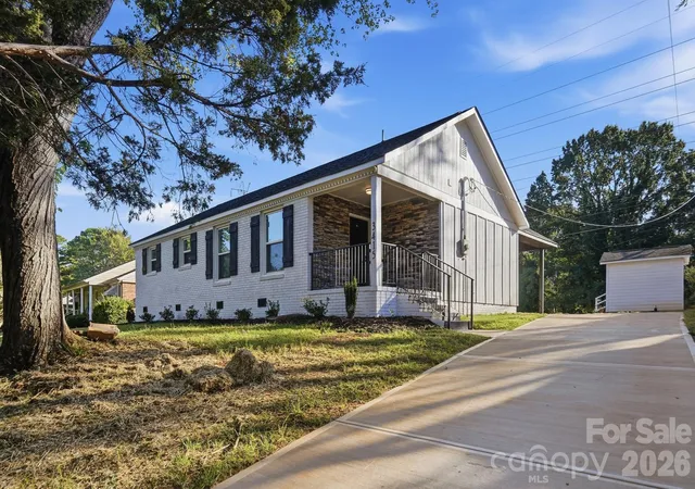 Photo 1 of Single family home for sale at 3228 Barfield Dr, Charlotte, NC 28217 | MLS# 4431105 | Listing updated on 2026-10-07