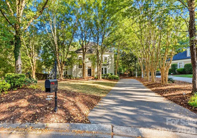 Photo 2 of Single family home for sale at 3501 Castellaine Dr, Charlotte, NC 28226 | MLS# 4431108 | Listing updated on 2026-10-10