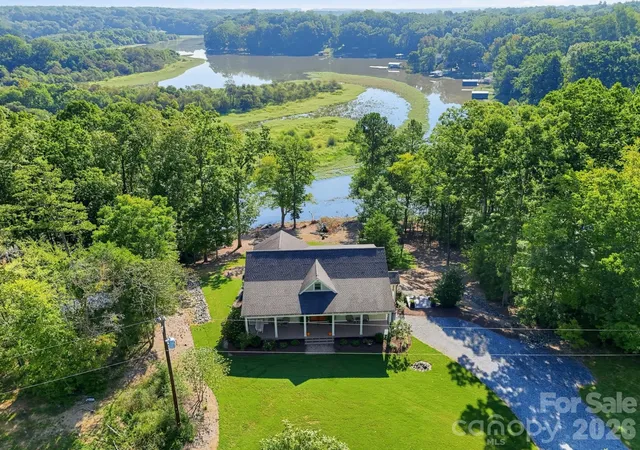 Photo 1 of Single family home for sale at 180 Duck Cvs Rd, Belmont, NC 28012 | MLS# 4431130 | Listing updated on 2026-10-04