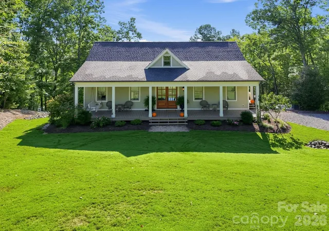 Photo 3 of Single family home for sale at 180 Duck Cvs Rd, Belmont, NC 28012 | MLS# 4431130 | Listing updated on 2026-10-04